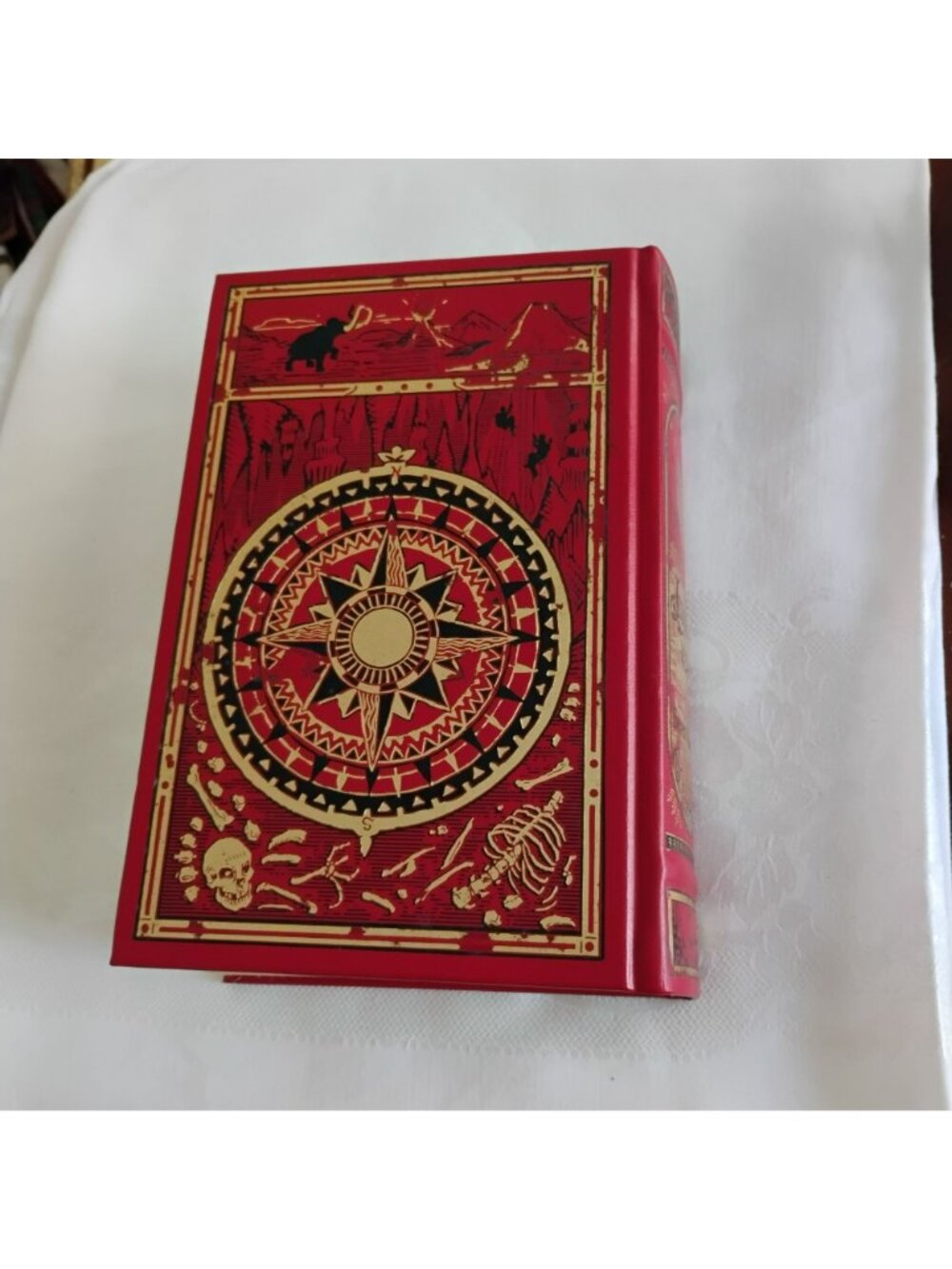 Jules Verne Seven Novels Hardcover, Barnes & Noble 2010 Leather Red Gilt Cover - Picture 4 of 6